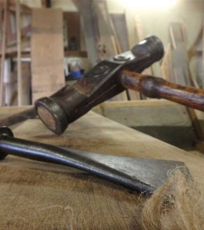 Outils faiseurs de bateaux Les outils pour fabriquer une escute ou un bacôve